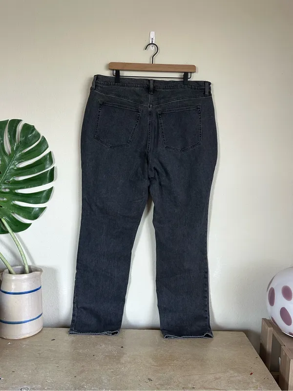 Abercrombie & Fitch The Slim Straight Ultra High Rise Jeans - Image 4