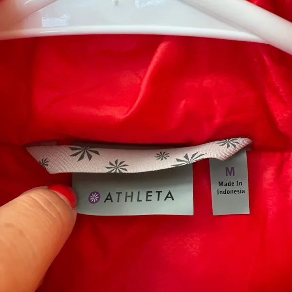 Athleta Puffer Vest Women Medium Red Down Filled Quilted Full Zip 138670-06 - Image 4