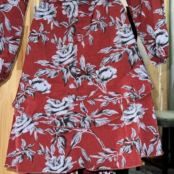 8th August Red Floral Long Sleeve Wrap Dress Ruffle Tiered‎ Skirt Size Small - Image 4
