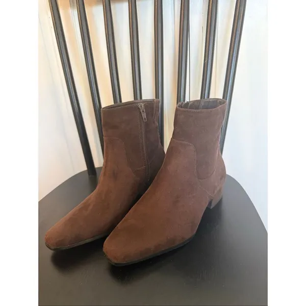 Universal Thread coral brown faux suede bootie size 6 wide - Image 4