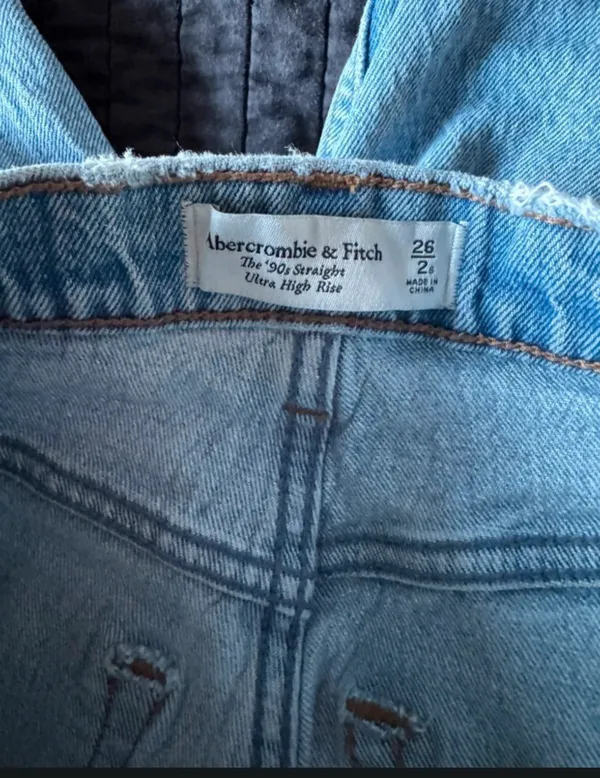 Abercrombie High-Rise Jeans Ultra Straight - Image 5