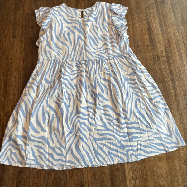 THML Blue and White Pattern Short Sleeve Dress Boho- Size M - Image 2