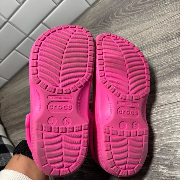 Crocs Classic Clogs Pink‎ Slip On Casual Comfort ShoesSize J5/W7/M5 - Image 5