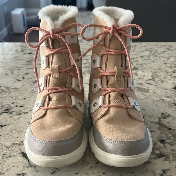 Sorel Tan and White Winter Boots - Image 2