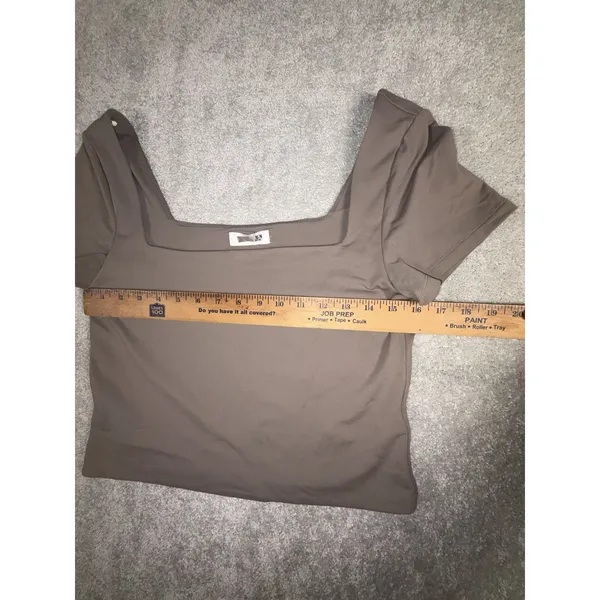 Aritzia Babaton Contour Squareneck T-Shirt xl taupe - Image 5