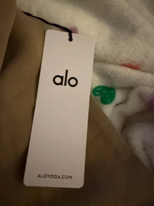 Alo Yoga - Image 3