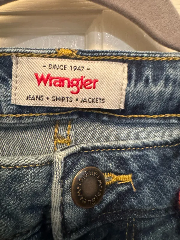 Wrangler Women's High Rise Straight Crop Blue Jeans (Sz 6x26) - Image 6
