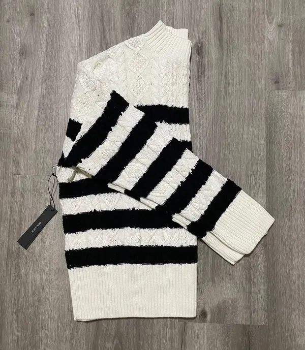 Tahari Black And White Stripes Sweater. - Image 6