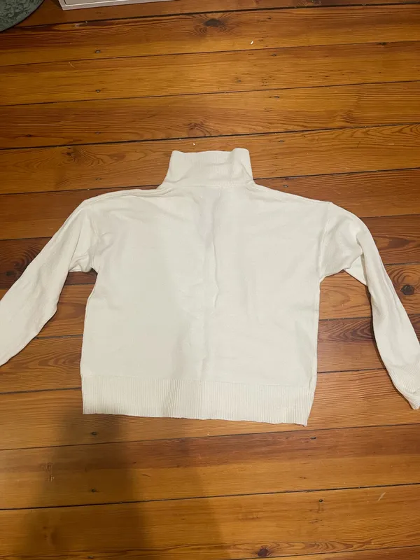 Old Navy Sweater White - Image 3