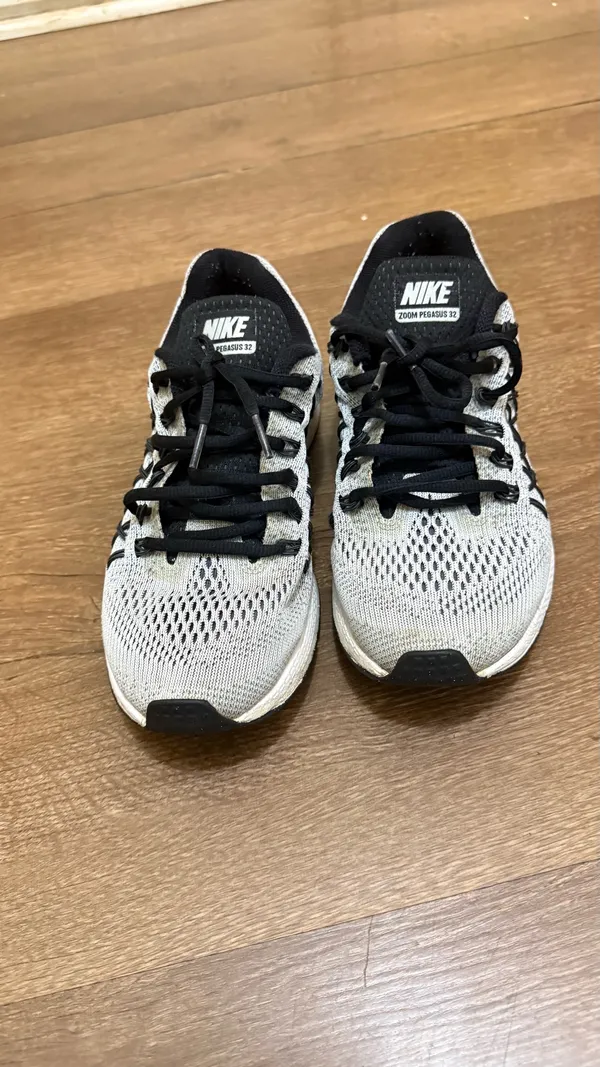 Nike Running Shoes - Image 2