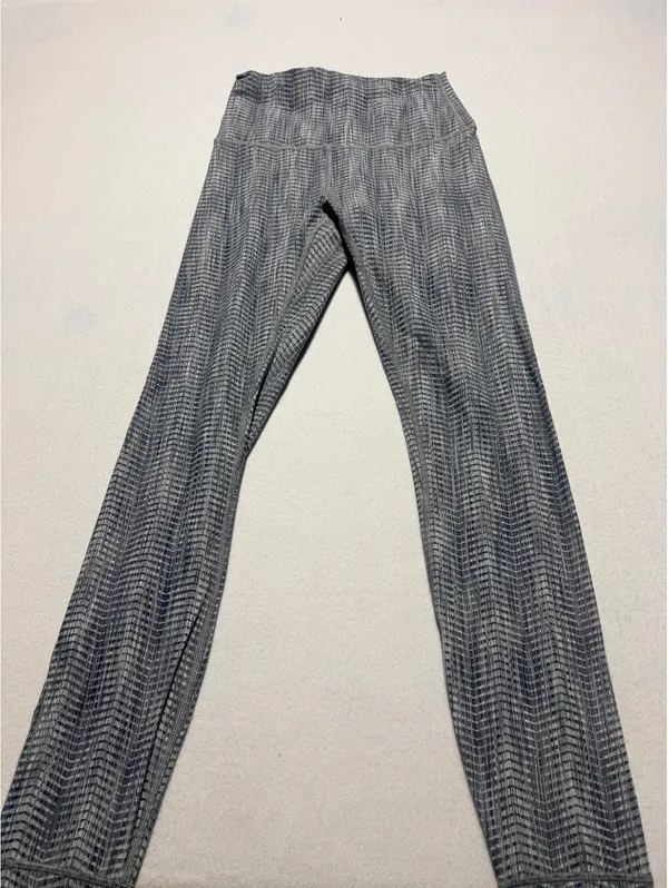 Lululemon Women's Gray Patterned High-Rise Leggings Size 4 - Image 2