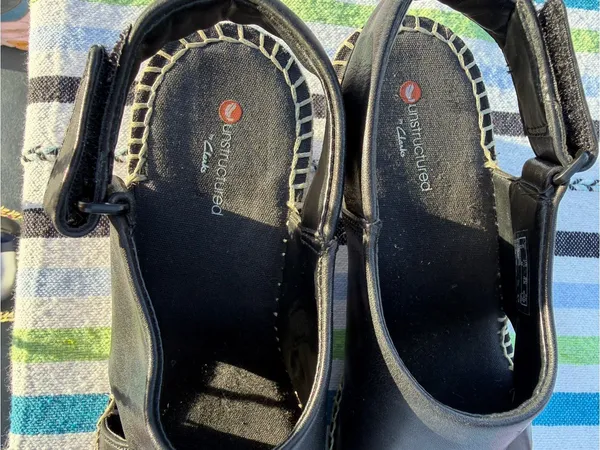 Clarks Lafley Krissy Black Leather quiet luxury Espadrille Wedge Sandals 7.5 M - Image 2