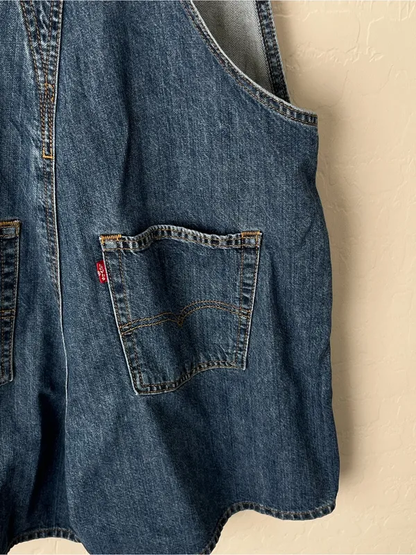 Levi’s premium vintage inspired overalls shorts medium wash medium - Image 7