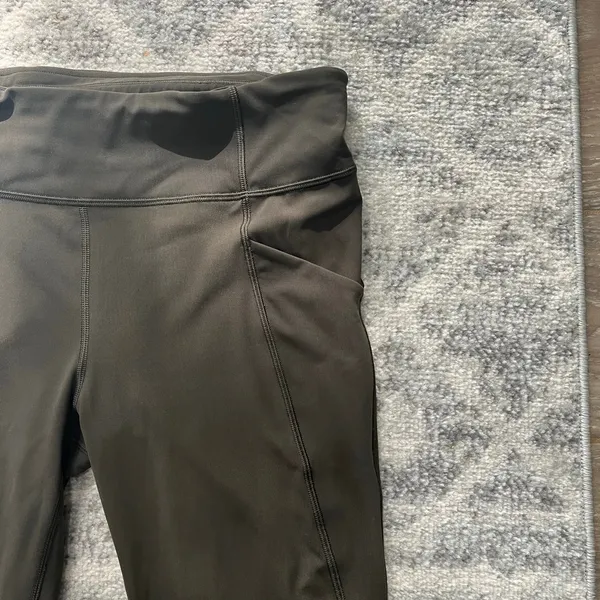 Lululemon Time To‎ Sweat Crop *23" Dark Olive Size 8 - Image 8
