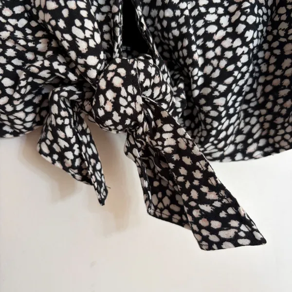 Abercrombie‎ & Fitch Womens Pebble Print Tie Front Crop Top Black White XS NWT - Image 2