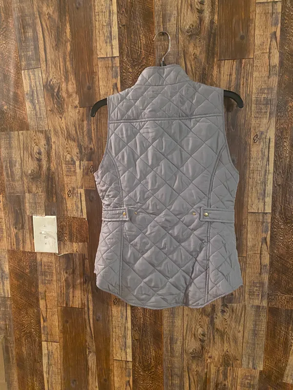 Crown & Ivy Quilted Puffer Vest Gray Small 25 length x 17 w - Image 2