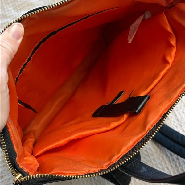 Targus 15" Newport Convertible‎ 2-in-1 Backpack - Image 6