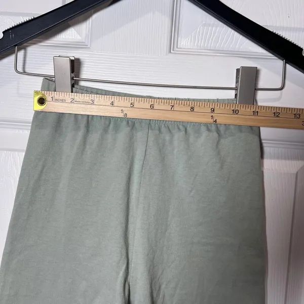 White Fox Signature Bike Shorts Sage Green‎ XS Lounge Activewear Workout - Image 4