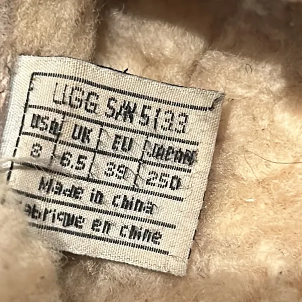 UGG women’s Sheep Lined Moccosin In Coco Brown Size 8. - Image 8