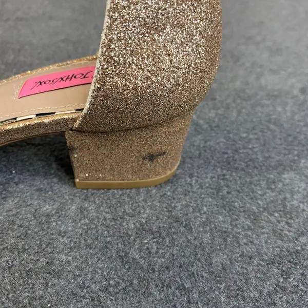 Betsey Johnson Heels Womens Gold Glitter Sz 6 Ankle Strap Pointed Toe Pump *Flaw - Image 8