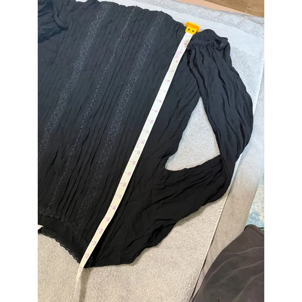 Gap Size Small Black‎ Long Tapered Sleeve Blouse Round Neck Pleated Lace Trim - Image 3