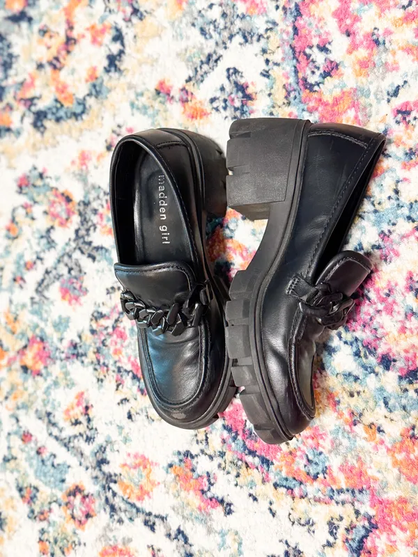 Madden Girl Hoxton Chain Lug Loafers - Image 8