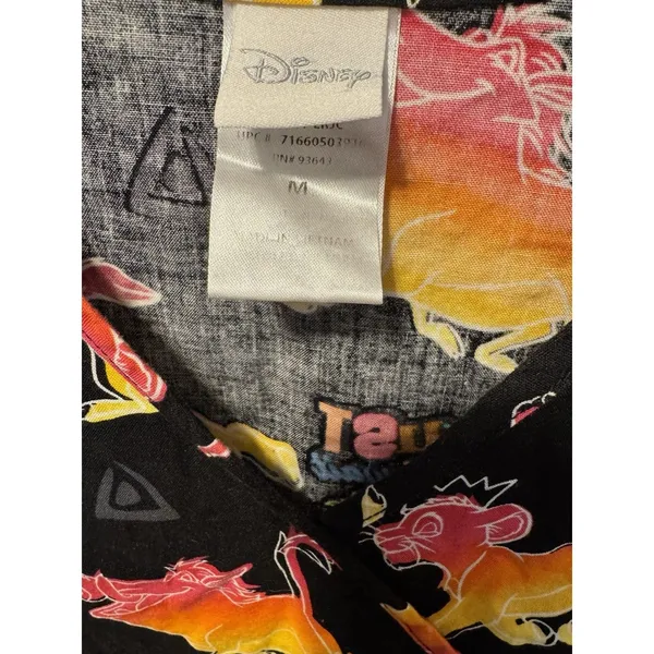 DISNEY Lion King ladies medical Vet Tech Nurse SCRUB shirt top Size Medium - Image 4