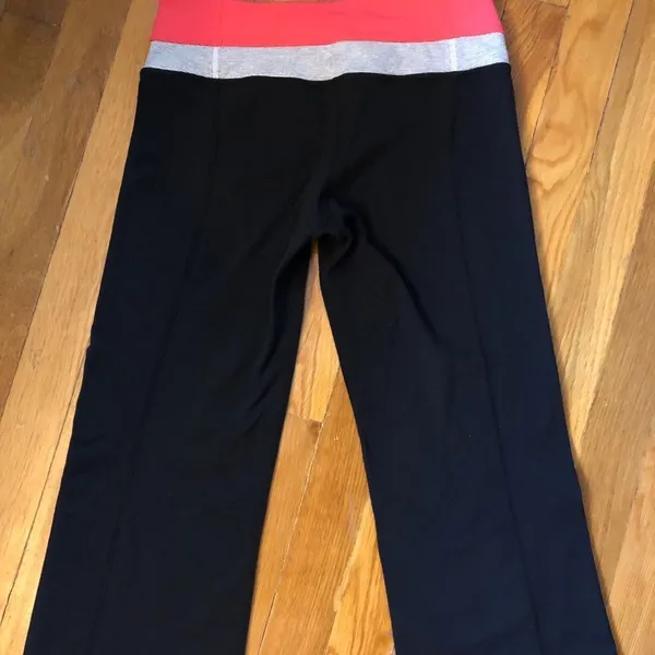 Lululemon Cropped Pants - Image 2
