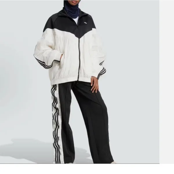 NWT Adidas Originals R3CD TT Women's Jacket Full Zip Loose Fit JZ6777 - Image 4