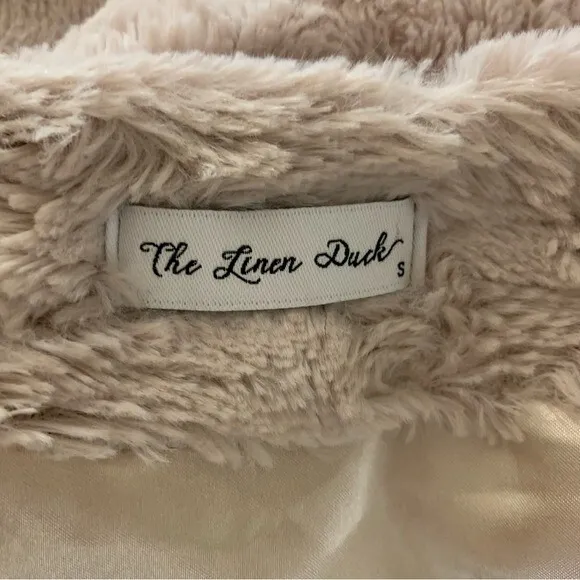 The Linen Duck Beige Textured Faux Fur‎ Open Front Cardigan Small Soft Plush - Image 6