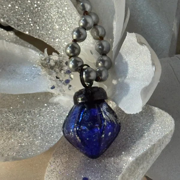 Artisan Handknotted Silver Necklace with Blue Vintage Ornament Pendant - Image 4