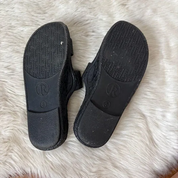 Solid Black Textured Slip On Sandals Size 5 - Image 6