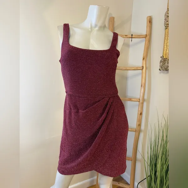 Mi Ami Francesca's Megan Glitter Tulip Mini Dress Burgundy Wine Merlot Medium - Image 4