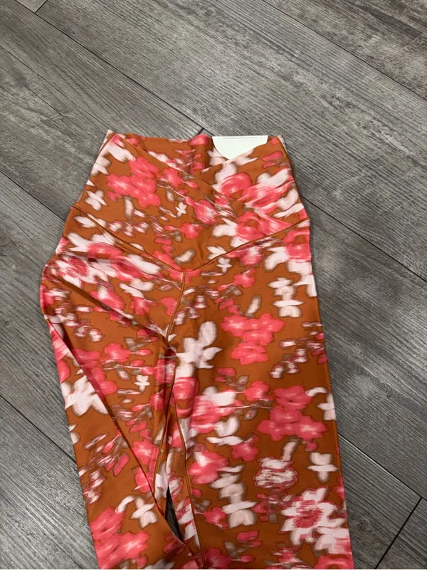 Aerie offline real me High-Waist Floral Print Leggings in Peach & White - Image 9