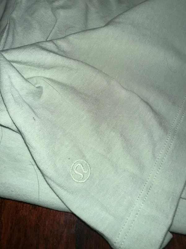 Lululemon Classic Fit Cotton Blend T-shirt - Image 4