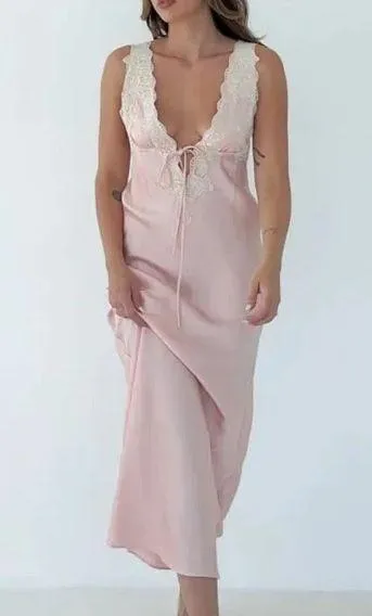 Revolve Rumored venice pink lace maxi dress. Size Medium - Image 6