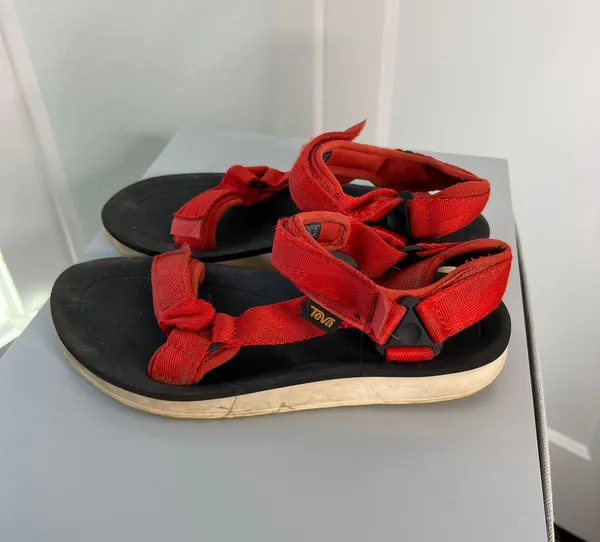 Teva Original Universal II Red Flat Sandal - Image 4