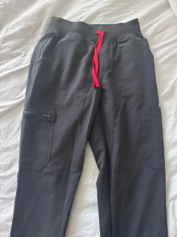 FIGS Yola Scrub Pants - Image 4