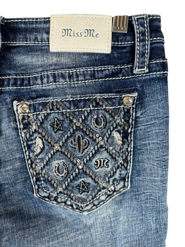 Miss Me Low Rise Boot Embroidered Back Pocket Blingy Jeans Size 27 Medium Wash - Image 6