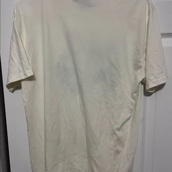District beige shamrock girl shirt in medium - Image 3