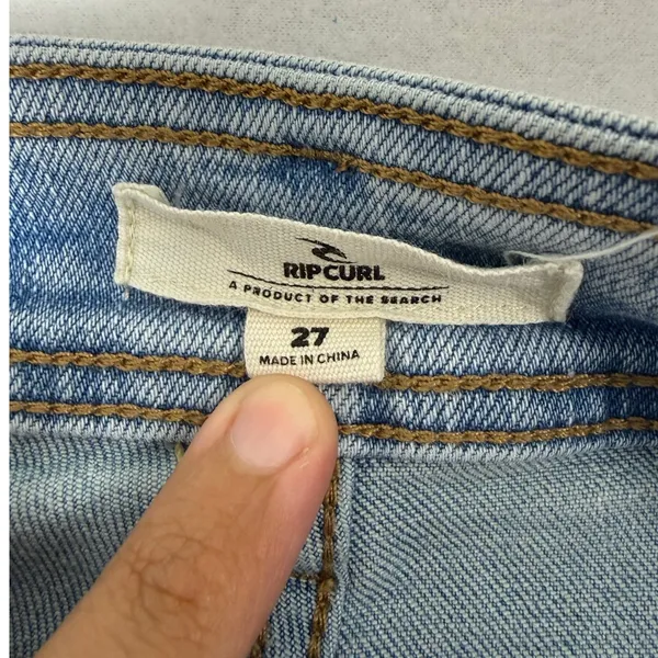 Rip Curl Women's 27 Light-Wash High-Waist Wide-Leg Frayed Jeans - Image 3