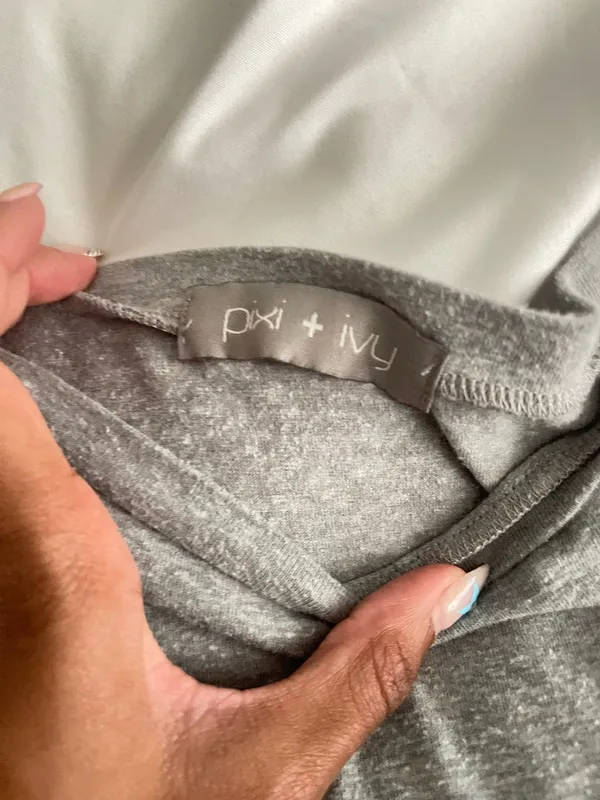 Pixi & Ivy Gray boutique shirt - Image 3