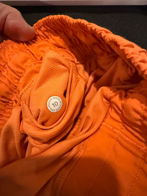 Lululemon Shorts 2.5" Hotty Hot Orange Size 10 - Image 3