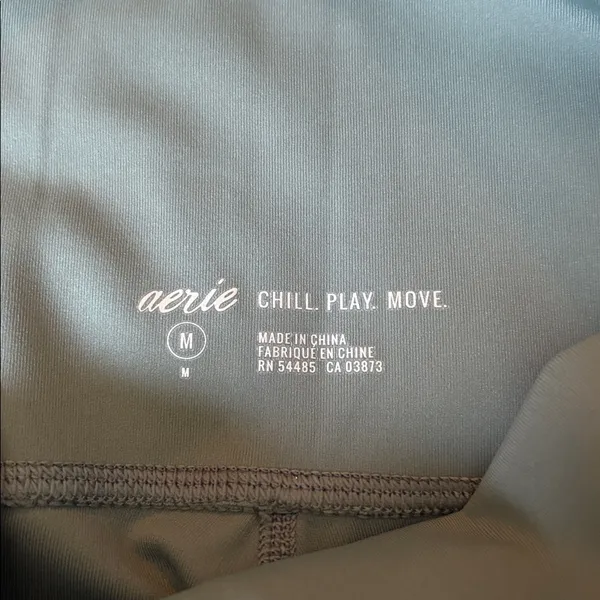 Aerie Women's Sage Green Crop Leggings - Image 3