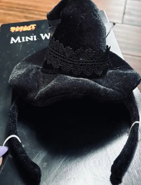 Black Velvet Mini Witch Headband - Image 3