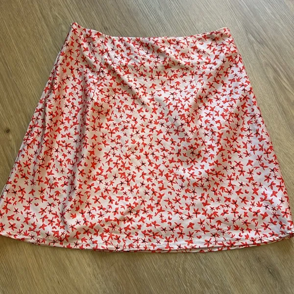 Princess Polly Red Floral Mini Skirt size 4 - Image 5