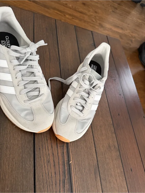 Title: adidas Women’s Run 70s 2.0 Sneakers Size 11 Light Gray Athletic Shoes - Image 9