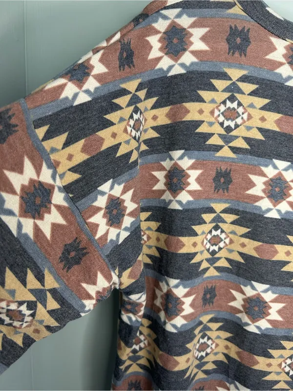 Sew in Love Southwest Aztec Native Print Long Sleeve Pullover Size Small - Image 3