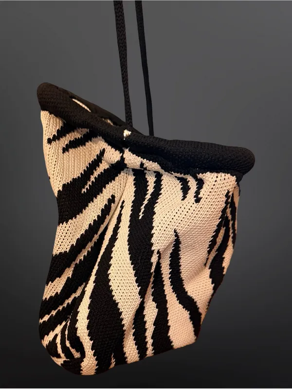 🦓 ZEBRA PRINT KNIT DUMPLING CLUTCH | 2 - Image 16