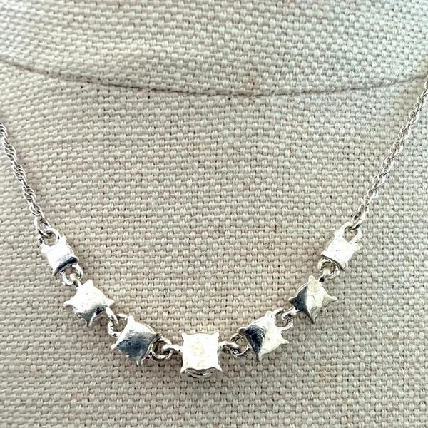 Avon Rhinestone Necklace Silver Tone Graduated Crystal Necklace - Image 4